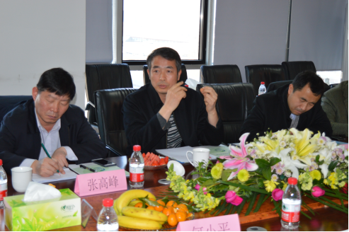 北京市工商联佘运副主席(中)、张峰处长(左)，北京市统战部曹杰处长(右)