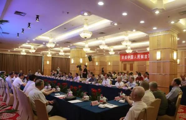 宝运莱董事长郑两斌出席“庆祝中国人民解放军建军90周年座谈会” 宝运莱董事长郑两斌出席“庆祝中国人民解放军建军90周年座谈会”